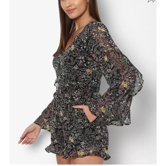 American Eagle Outfitters Floral Ruffled Romper Jumpsuit Sz 12 - Picture 15 of 16